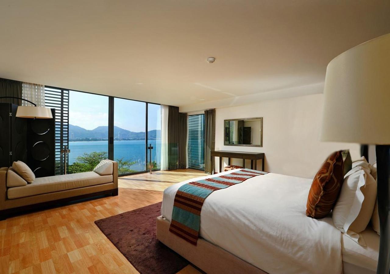Indochine Resort And Villas - Sha Extra Plus Patong Bagian luar foto A bedroom at the hotel