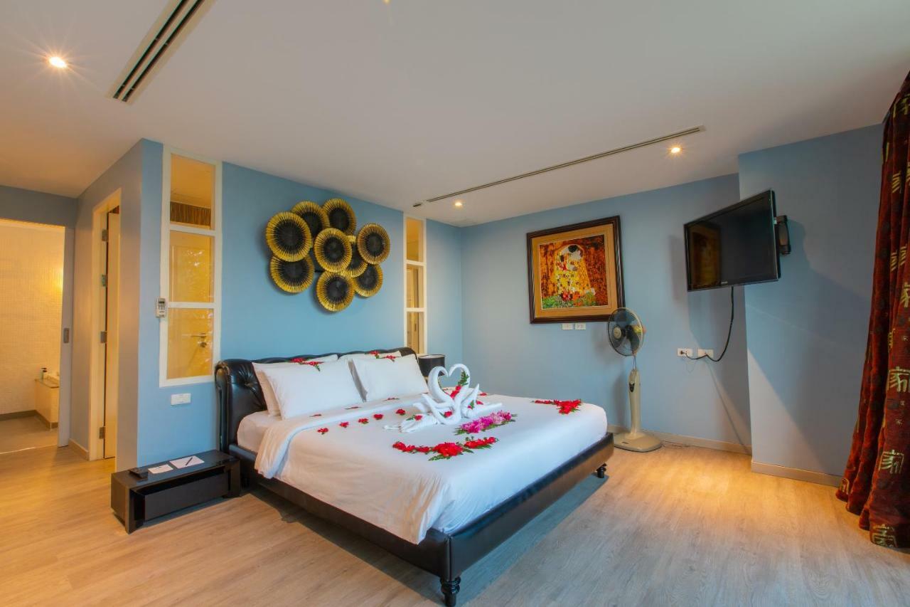 Indochine Resort And Villas - Sha Extra Plus Patong Bagian luar foto A bedroom at the hotel